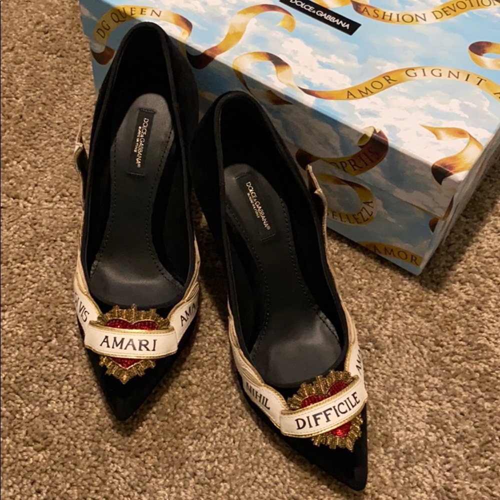 D&G Velvet Pumps- BRAND NEW